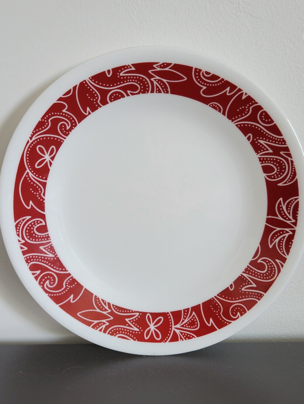 Corelle Red Paisley Bandhani Vitrelle Glass 6.75inch Plates Set Of 3